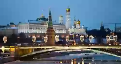 Как приезжим выгодно отдохнуть в Москве