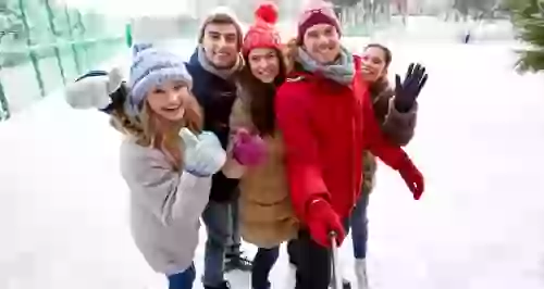 Куда пойти с друзьями на новогодние каникулы в Москве