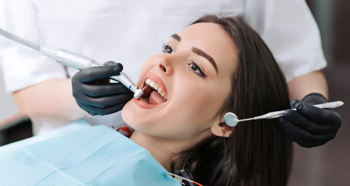 Скидки до 60% на услуги стоматологии «Аквамарин»
