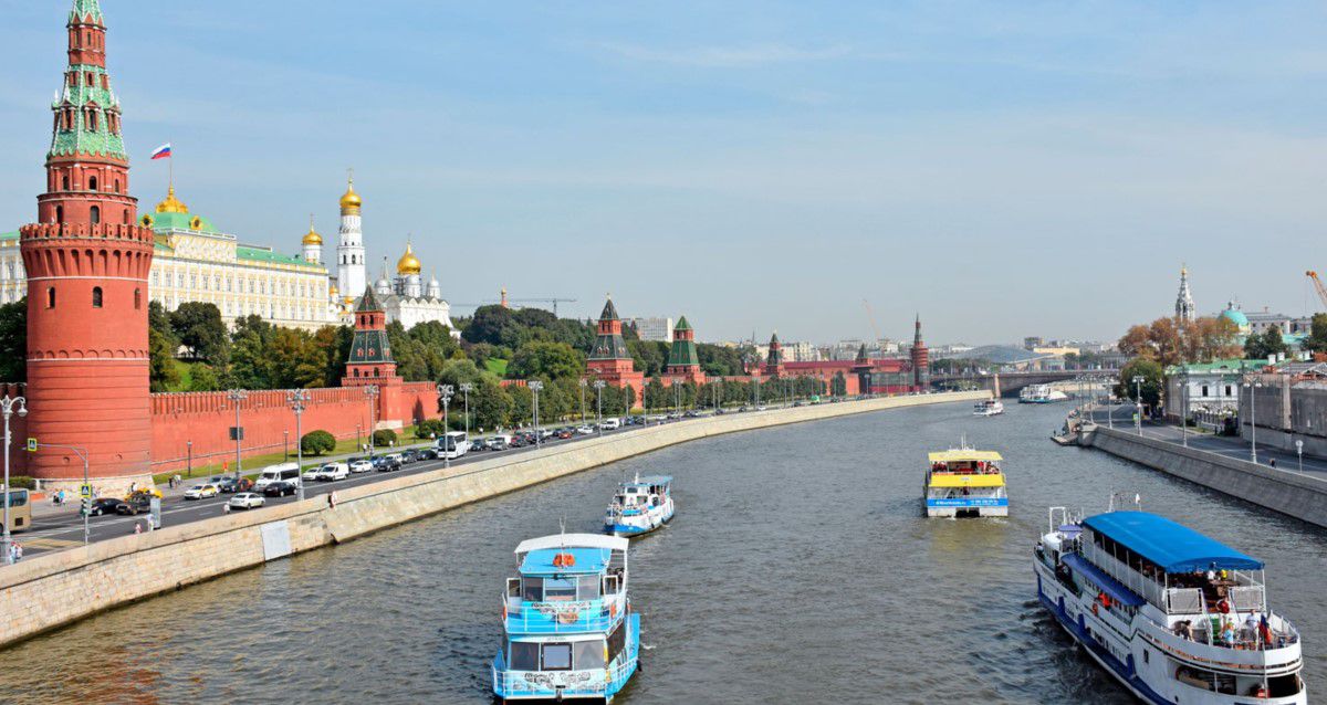 речная прогулка по центру Москвы