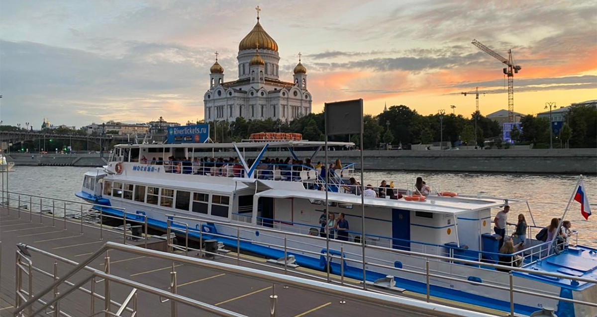 Судоходная компания Flyriver