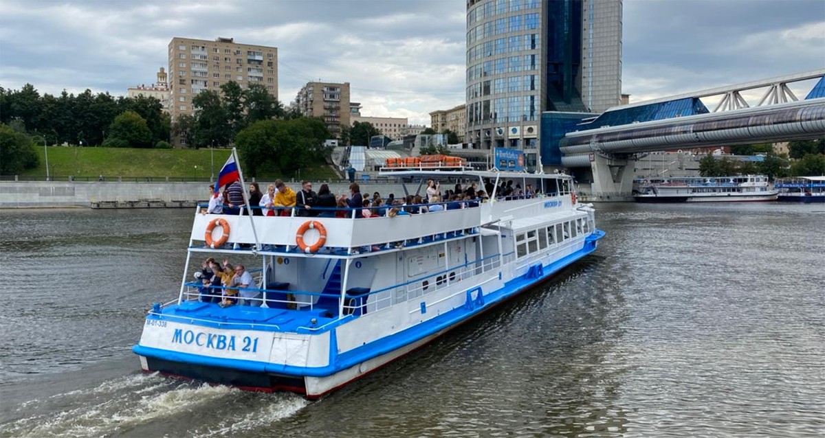Судоходная компания Flyriver